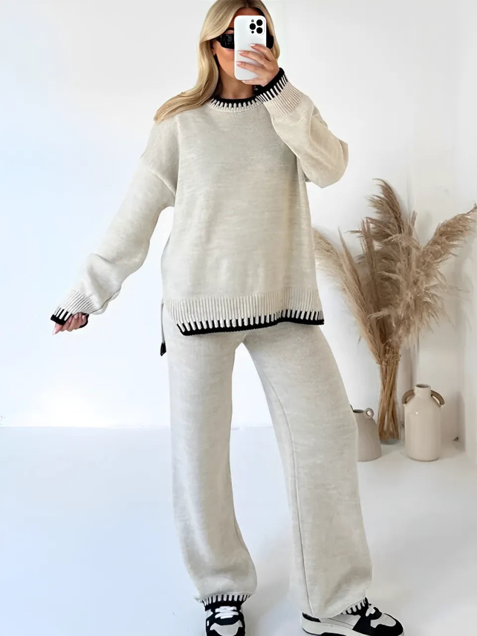 Conjunto Feminino com Suéter e Calça com Detalhes em Crochê – Íris