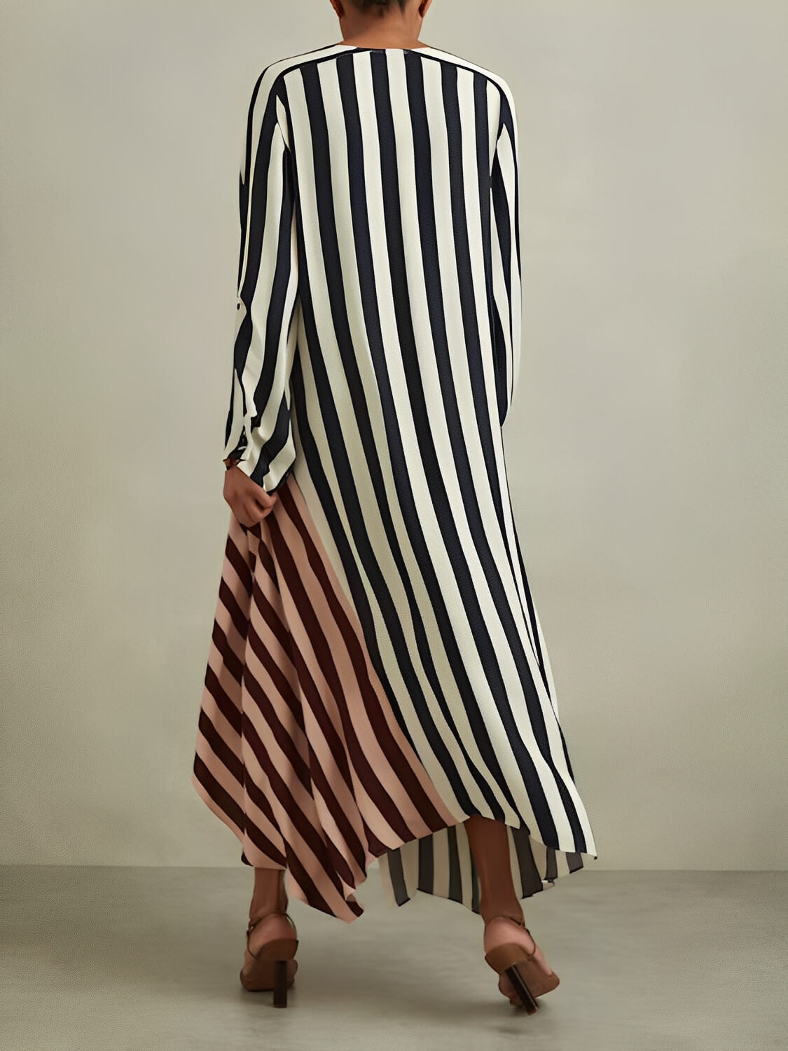 Vestido Mullet Listrado Manga Longa com Decote V Bicolor - Maris [FRETE FULL]