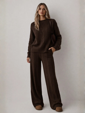 Conjunto em Tricô Trançado com Suéter Gola Alta e Calça Wide Leg - Sylvie