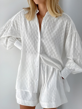 Conjunto de Laise Texturizado Com Camisa e Short Cintura Alta - Cate