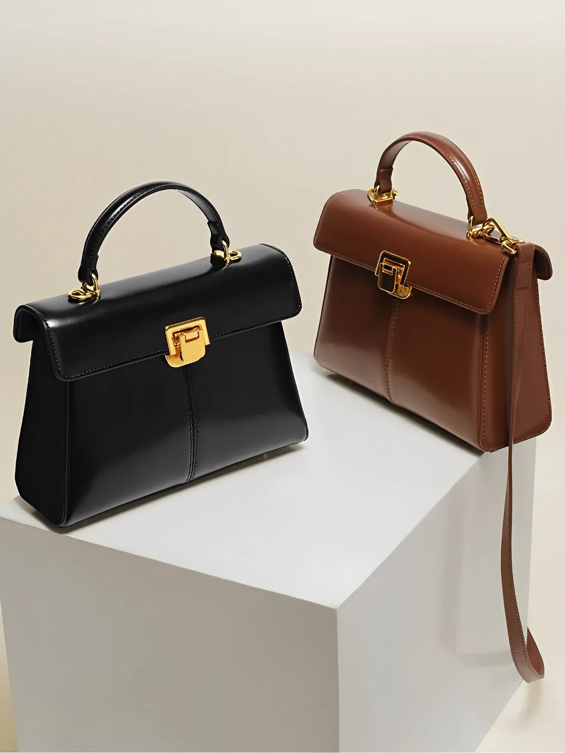 Bolsa de Couro Tiracolo com Lenço Decorativo e Alça de Ombro – Lena