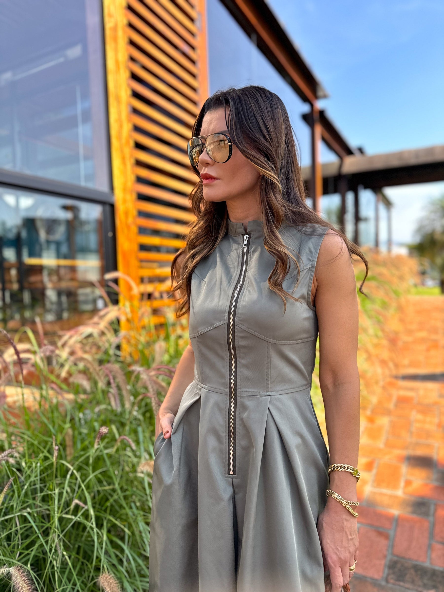 Vestido Longo com Zíper no Busto, Cintura Império e Bolsos – Liriel [FRETE FULL]