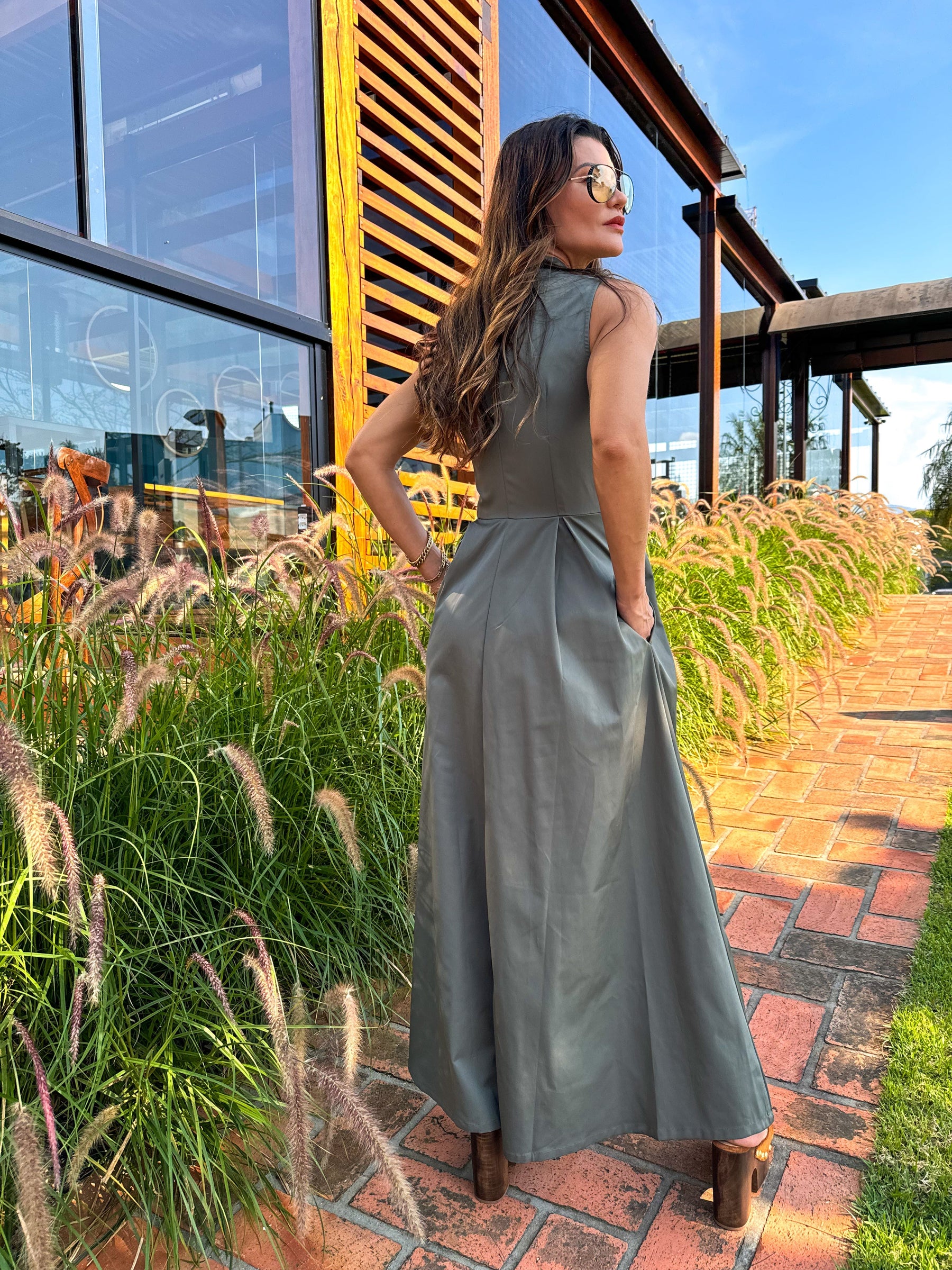 Vestido Longo com Zíper no Busto, Cintura Império e Bolsos – Liriel [FRETE FULL]
