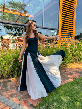 Vestido Longo com Decote Coração Alças Finas e Corpete Ajustado – Celine