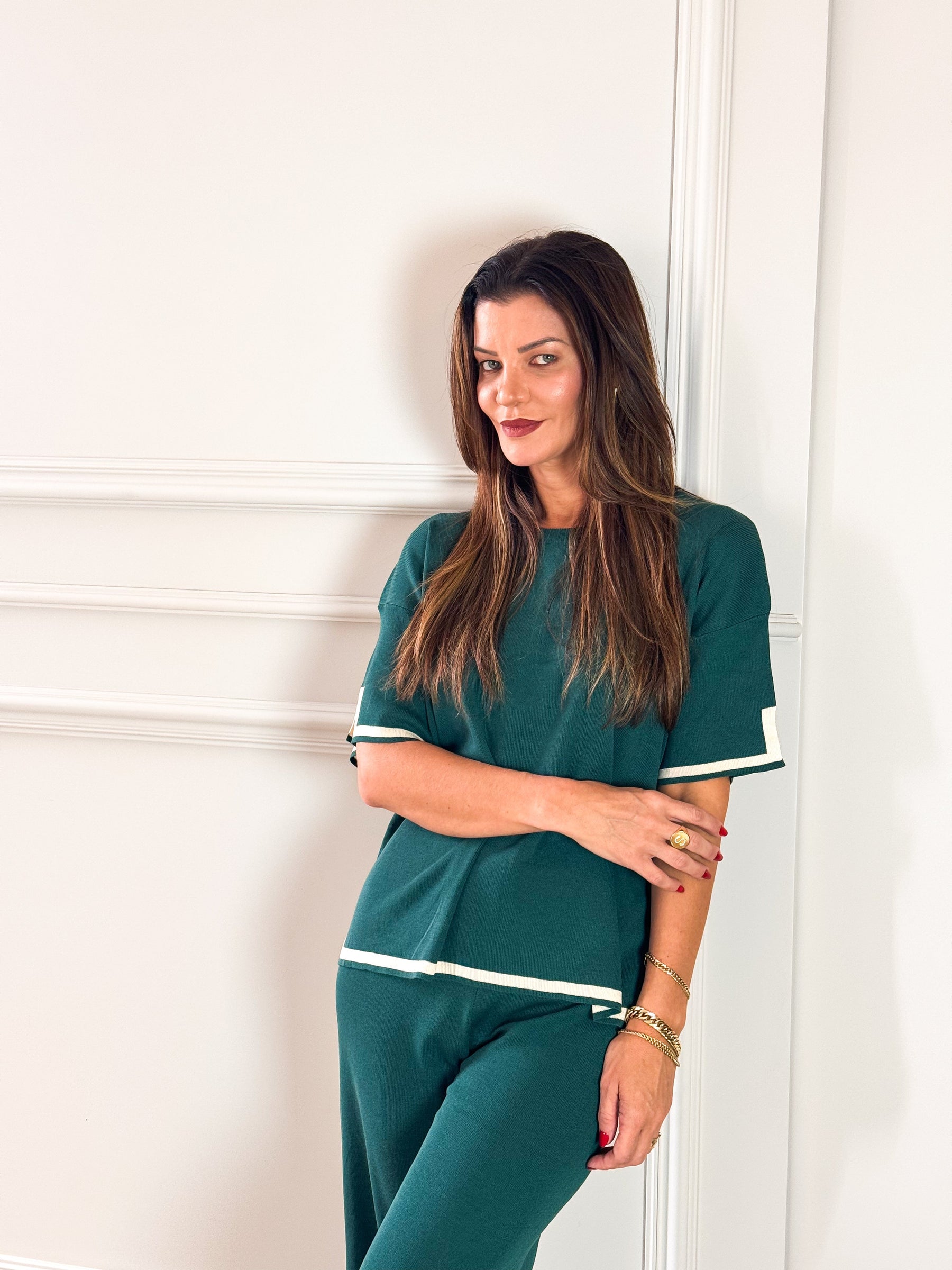 Conjunto Feminino em Viscose com Blusa Mullet de Manga Curta e Calça Cintura Alta com Fenda na Barra - Mirtes [FRETE FULL]