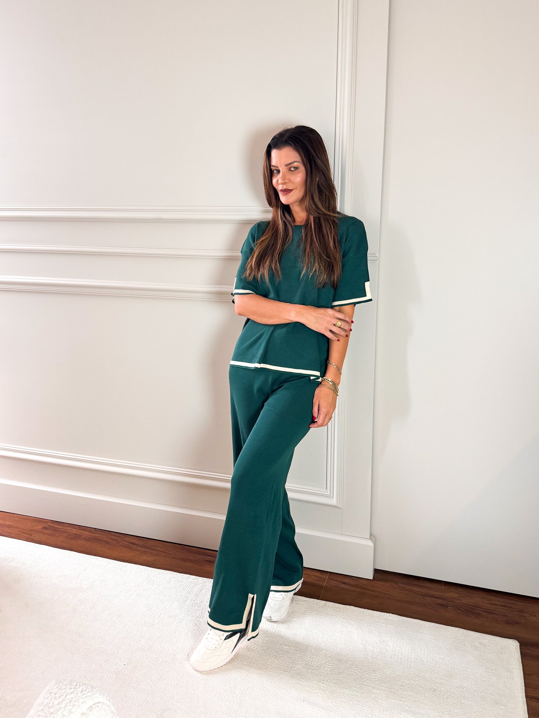 Conjunto Feminino em Viscose com Blusa Mullet de Manga Curta e Calça Cintura Alta com Fenda na Barra - Mirtes [FRETE FULL]